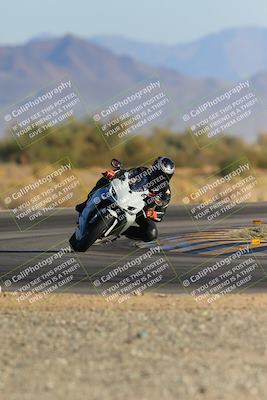 media/Dec-09-2023-SoCal Trackdays (Sat) [[76a8ac2686]]/Turn 15 Set 1 (230pm)/